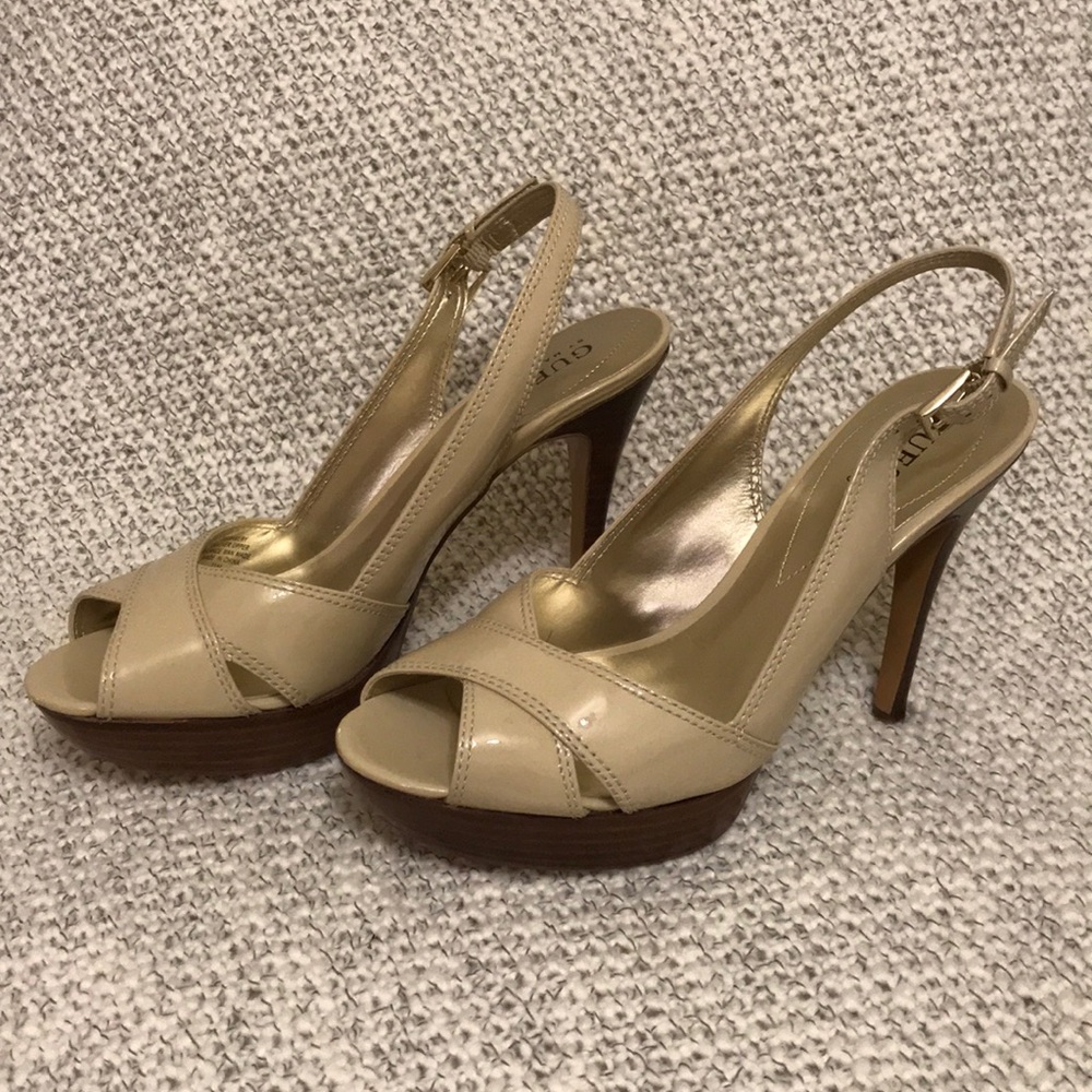 NWOT GUESS WGDAMERY Heels